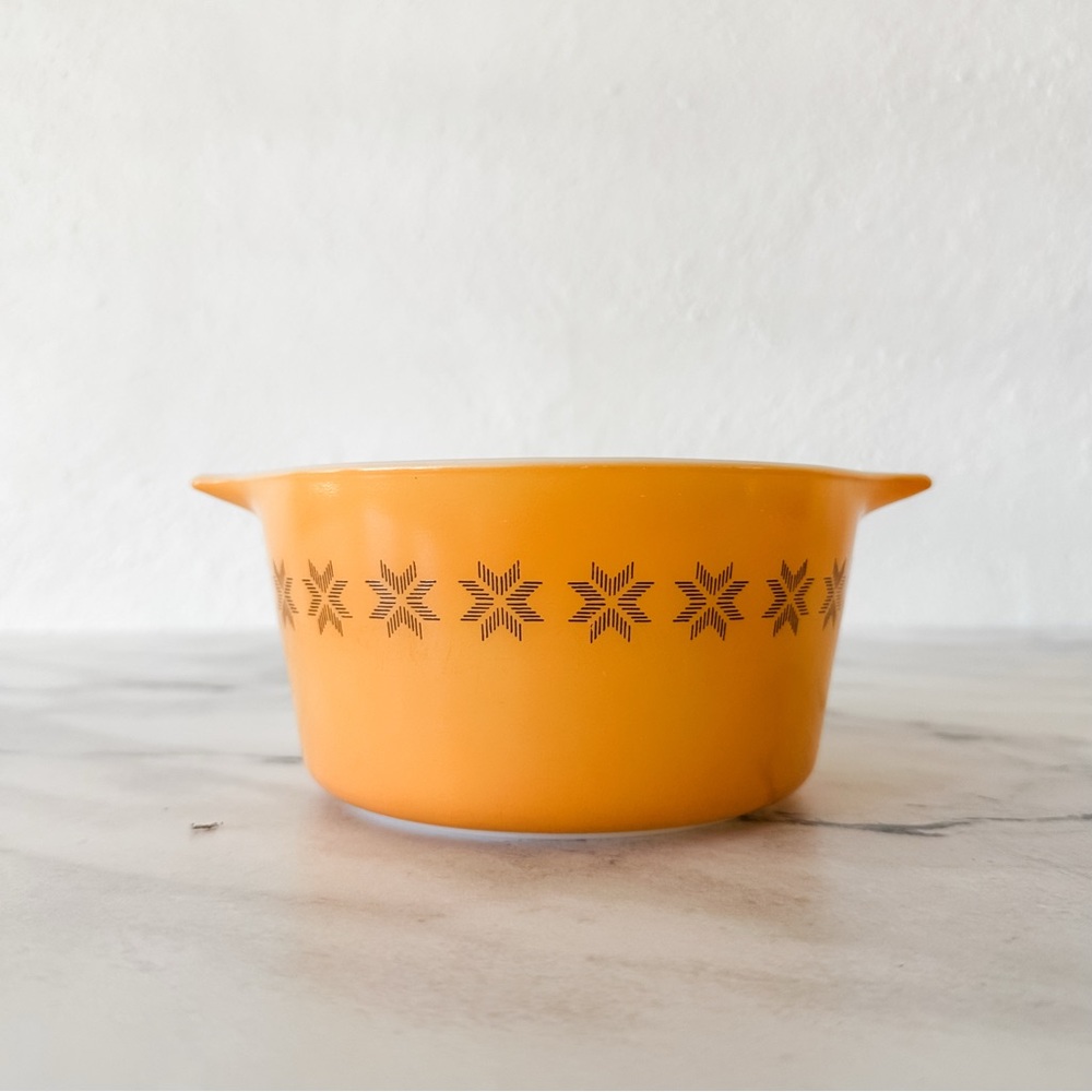 Vintage 1960s Pyrex #473 Golden Town & Country Star 1Qt Casserole Dish